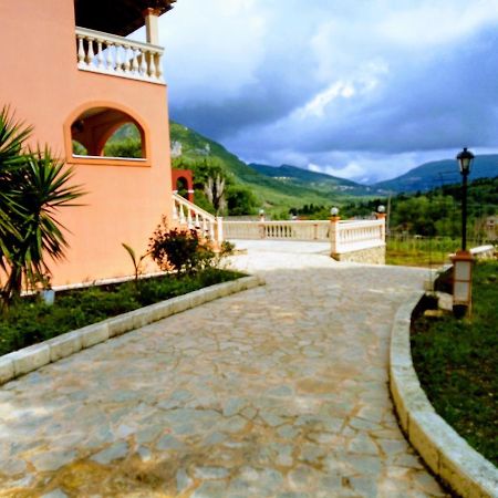Villa Silvia Ágios Matthaíos 외부 사진