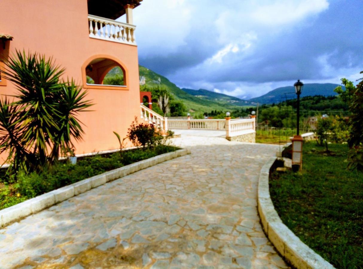 Villa Silvia Ágios Matthaíos 외부 사진