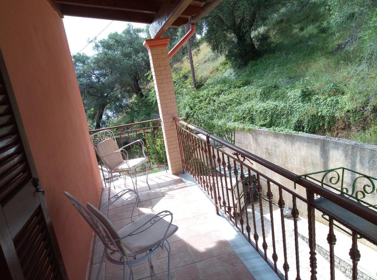 Villa Silvia Ágios Matthaíos 외부 사진